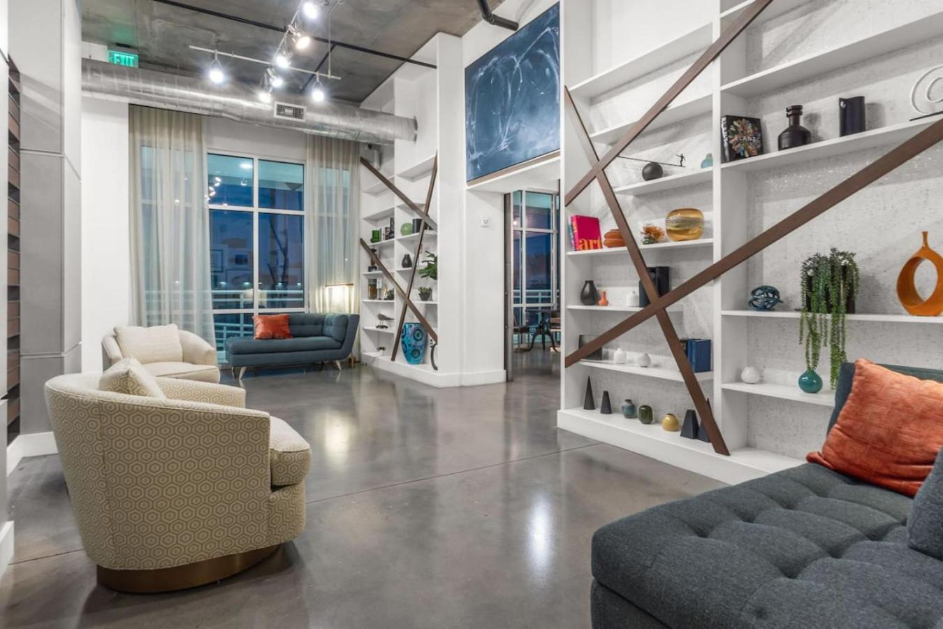 Modern 2 Bed Getaway Steps From Tropicana Field سانت بطرسبرج المظهر الخارجي الصورة