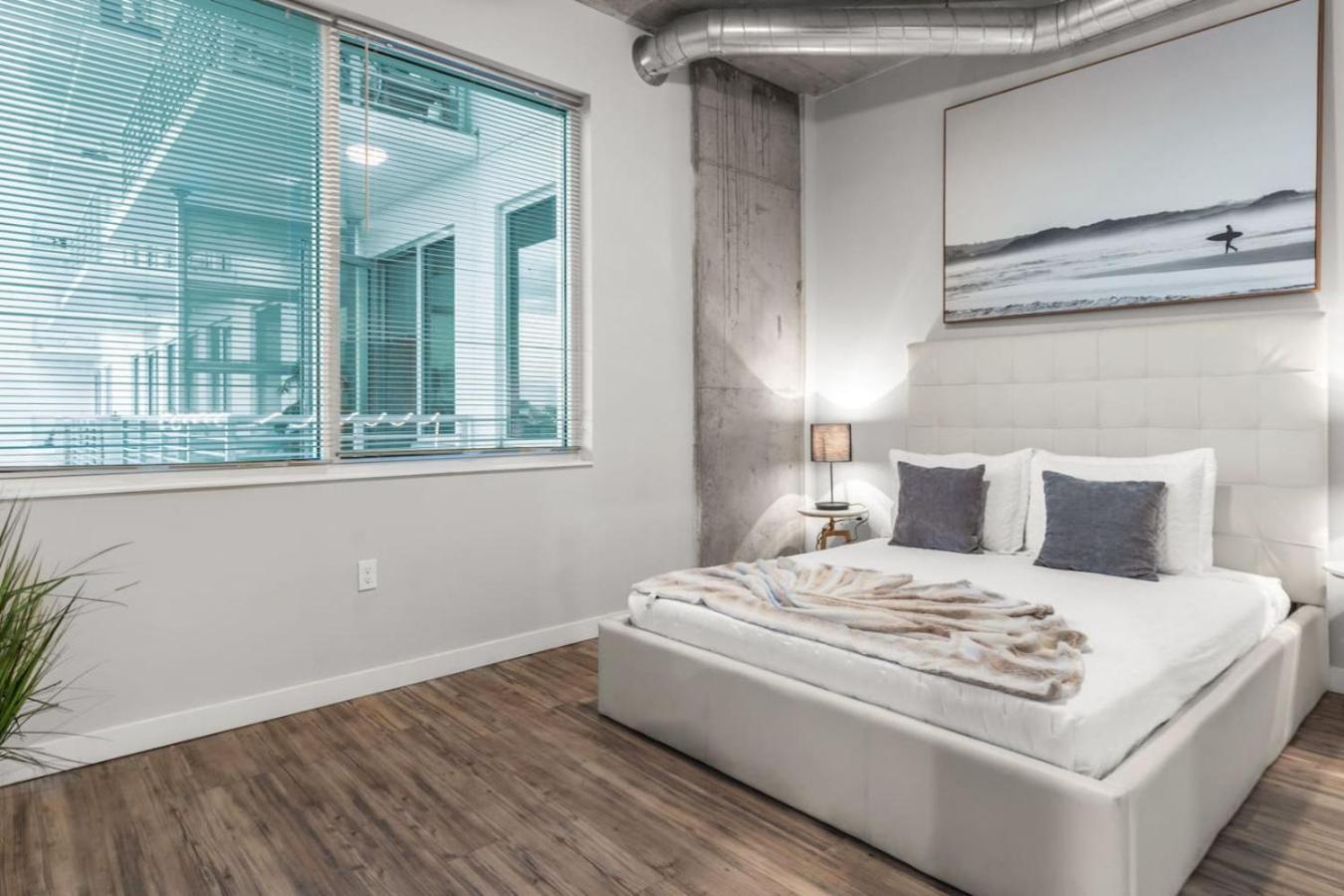 Modern 2 Bed Getaway Steps From Tropicana Field سانت بطرسبرج المظهر الخارجي الصورة