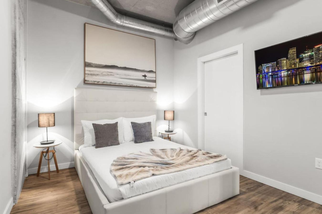 Modern 2 Bed Getaway Steps From Tropicana Field سانت بطرسبرج المظهر الخارجي الصورة