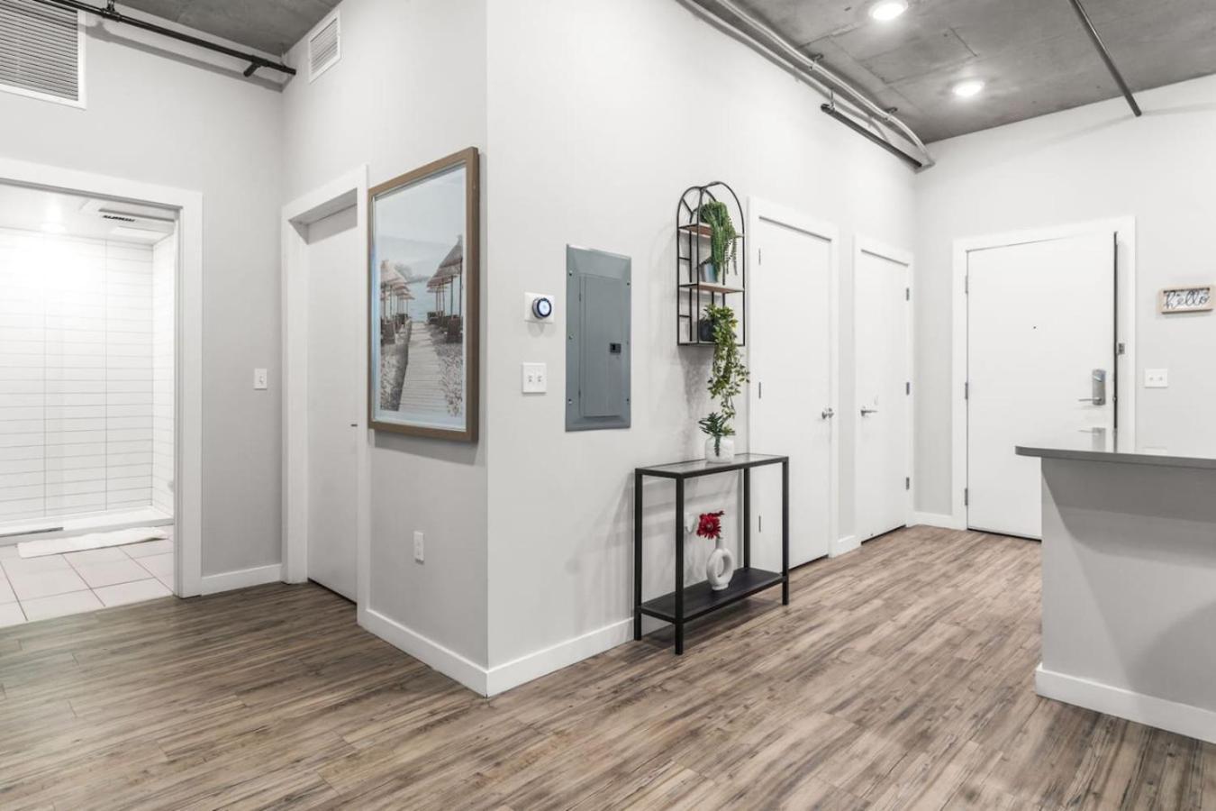Modern 2 Bed Getaway Steps From Tropicana Field سانت بطرسبرج المظهر الخارجي الصورة